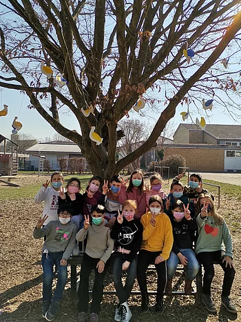 Friedensbaum der Klasse 2b